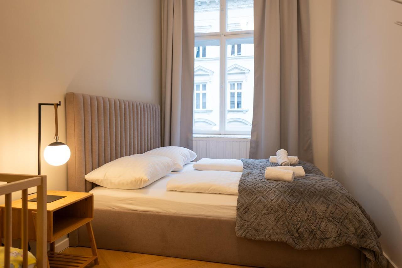 Spacious 110М2 Flat In The City Center เวียนนา ภายนอก รูปภาพ