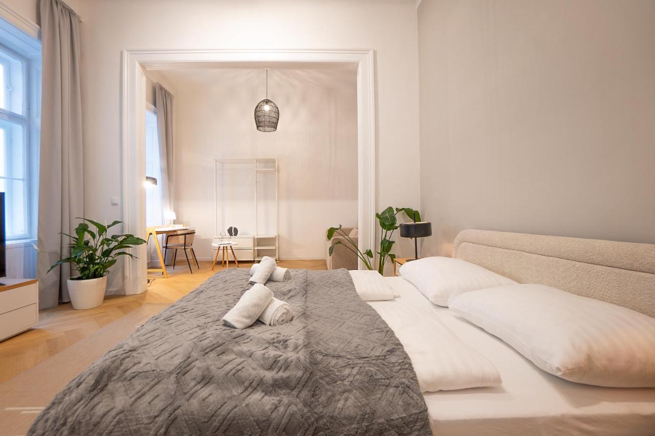 Spacious 110М2 Flat In The City Center เวียนนา ภายนอก รูปภาพ
