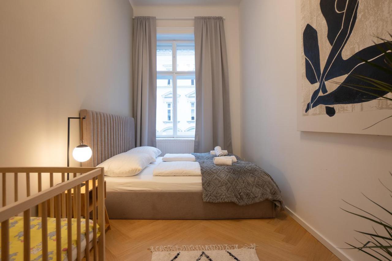 Spacious 110М2 Flat In The City Center เวียนนา ภายนอก รูปภาพ