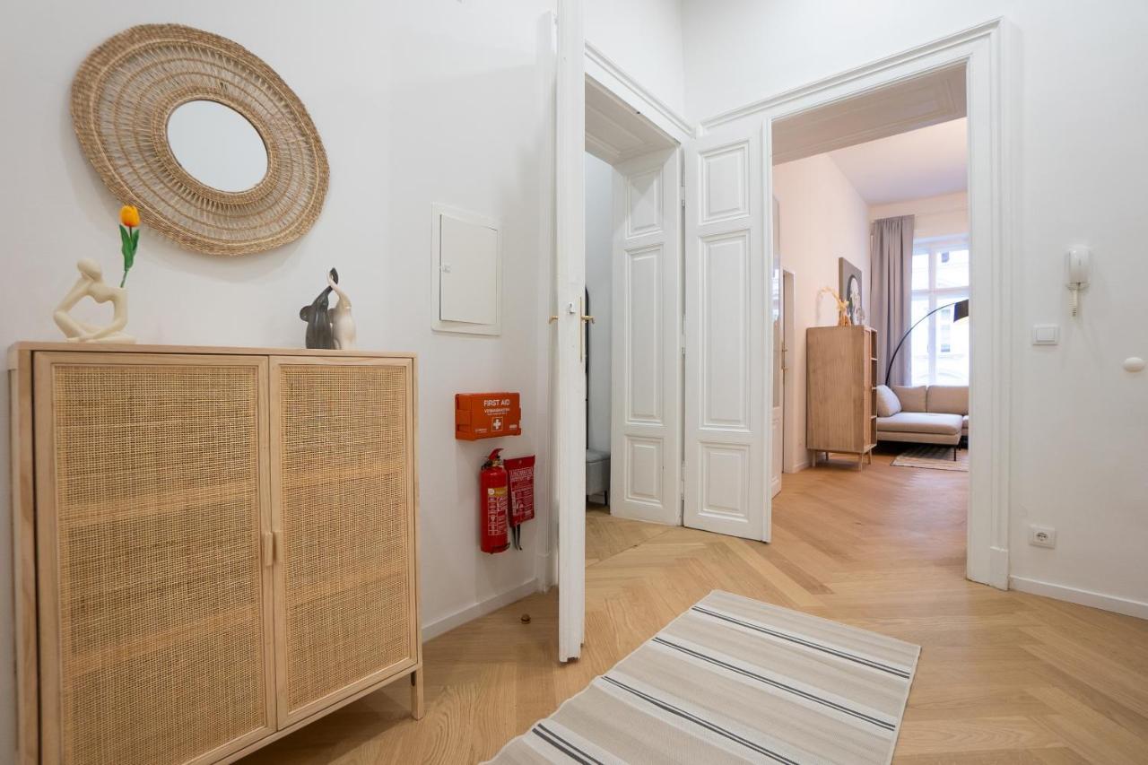 Spacious 110М2 Flat In The City Center เวียนนา ภายนอก รูปภาพ