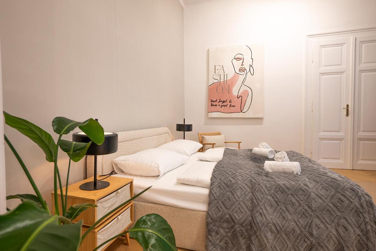 Spacious 110М2 Flat In The City Center เวียนนา ภายนอก รูปภาพ