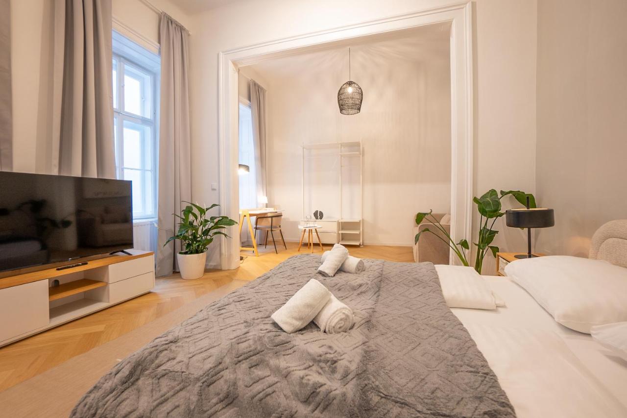 Spacious 110М2 Flat In The City Center เวียนนา ภายนอก รูปภาพ
