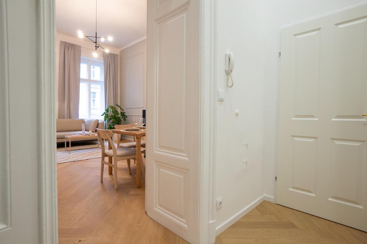 Spacious 110М2 Flat In The City Center เวียนนา ภายนอก รูปภาพ