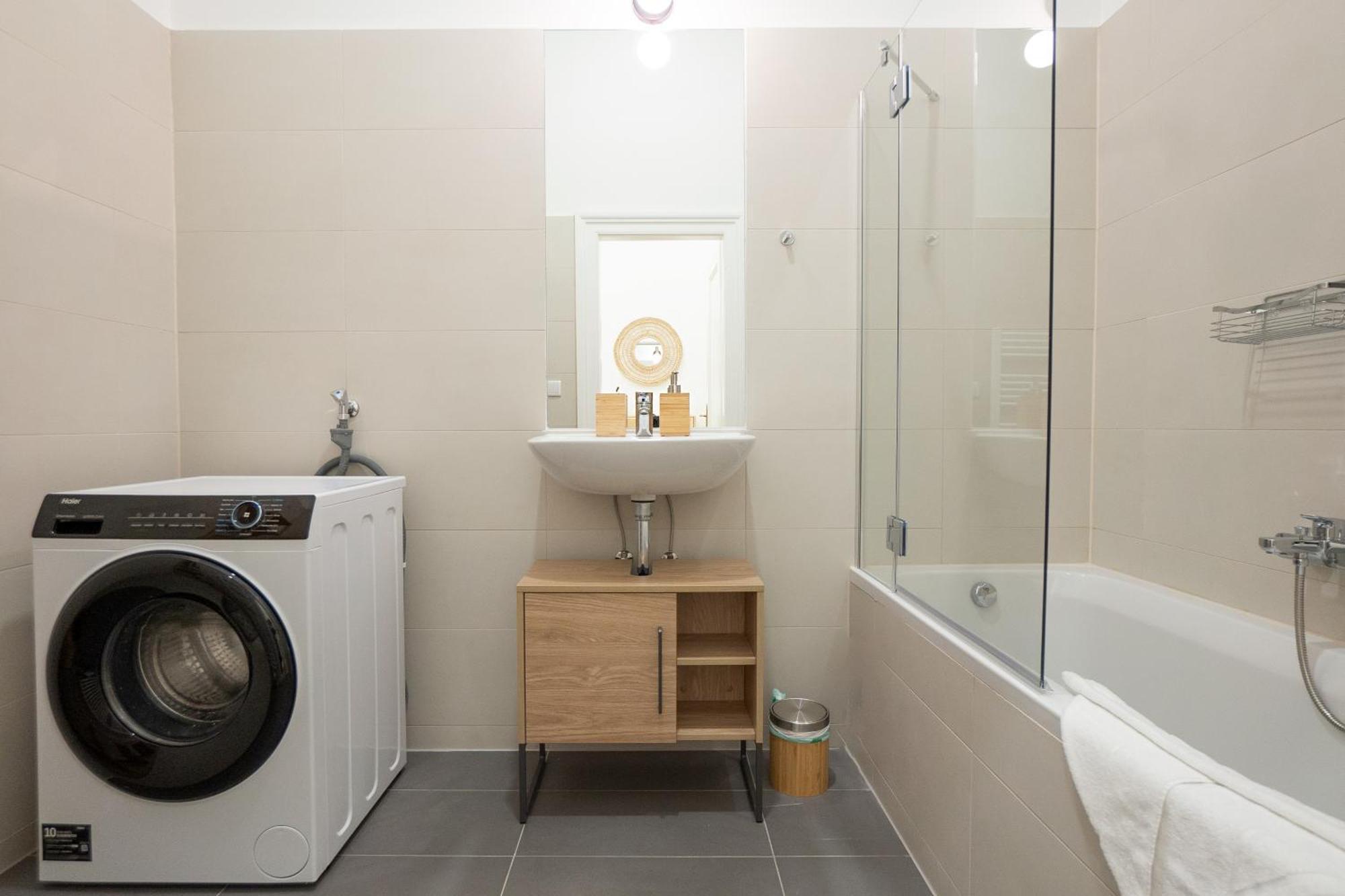 Spacious 110М2 Flat In The City Center เวียนนา ภายนอก รูปภาพ