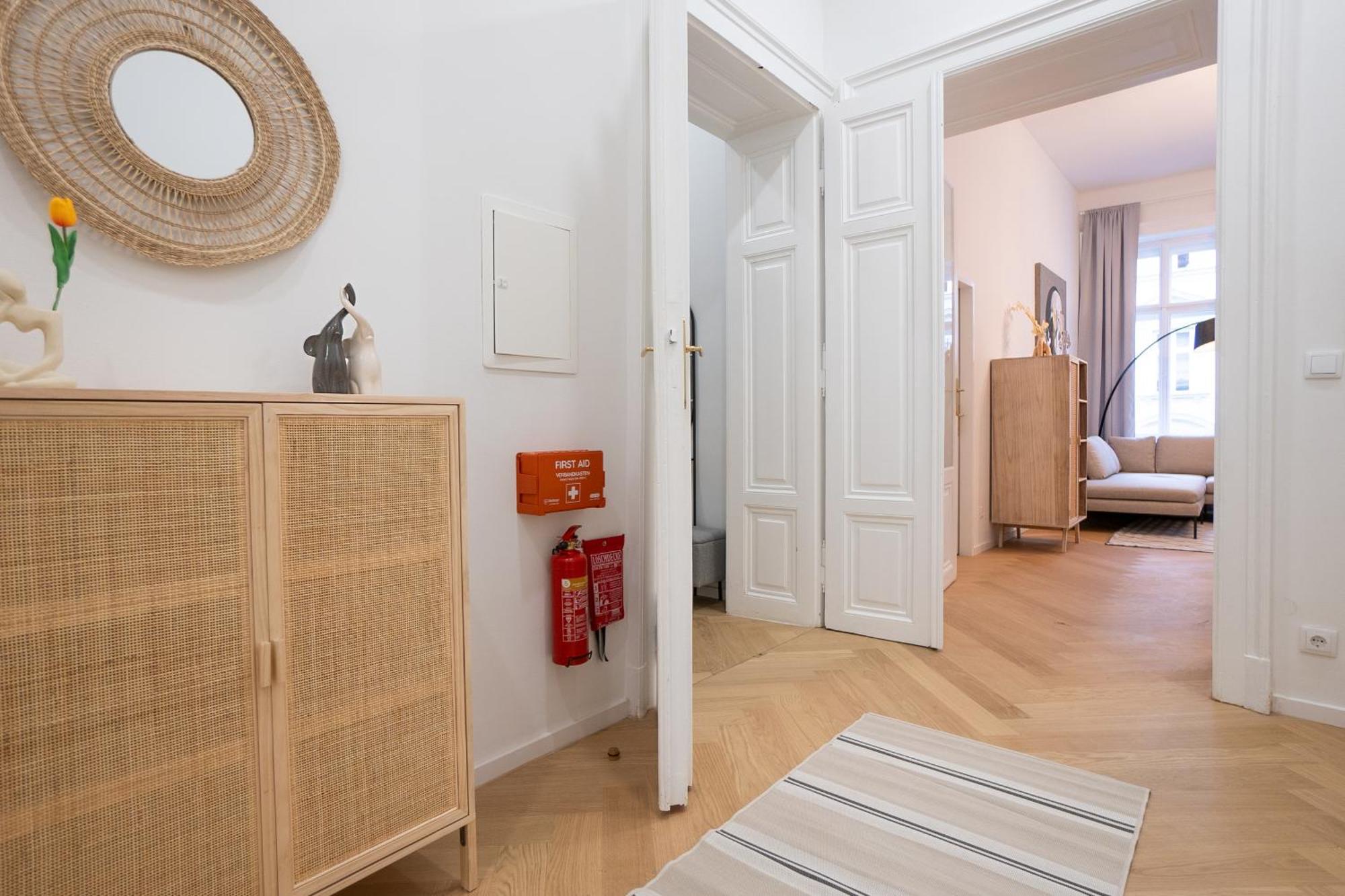 Spacious 110М2 Flat In The City Center เวียนนา ภายนอก รูปภาพ
