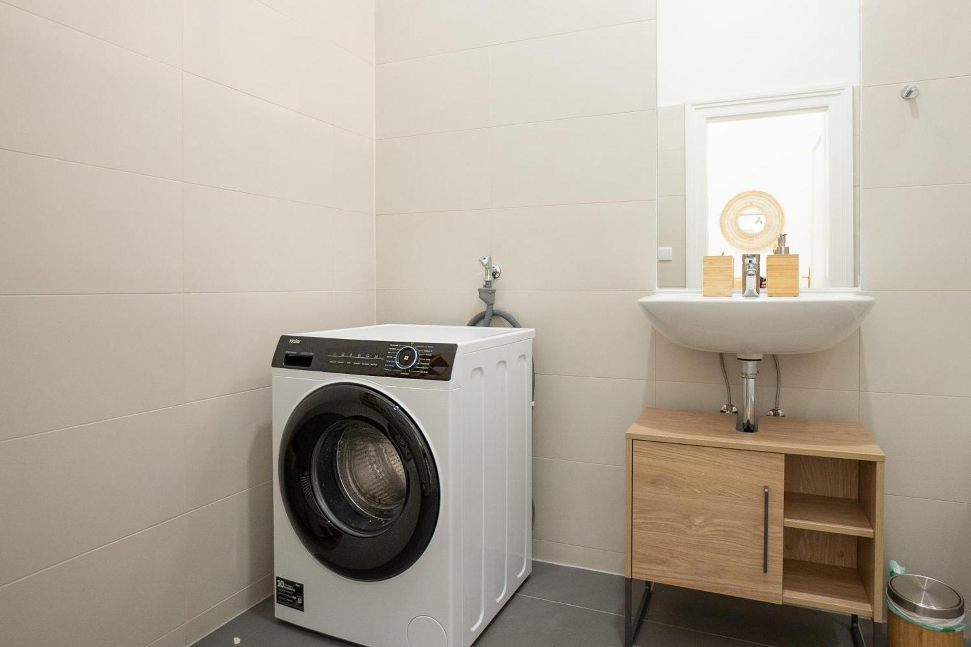 Spacious 110М2 Flat In The City Center เวียนนา ภายนอก รูปภาพ